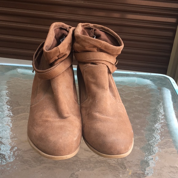 American Eagle Brown Booties - Picture 1 of 4